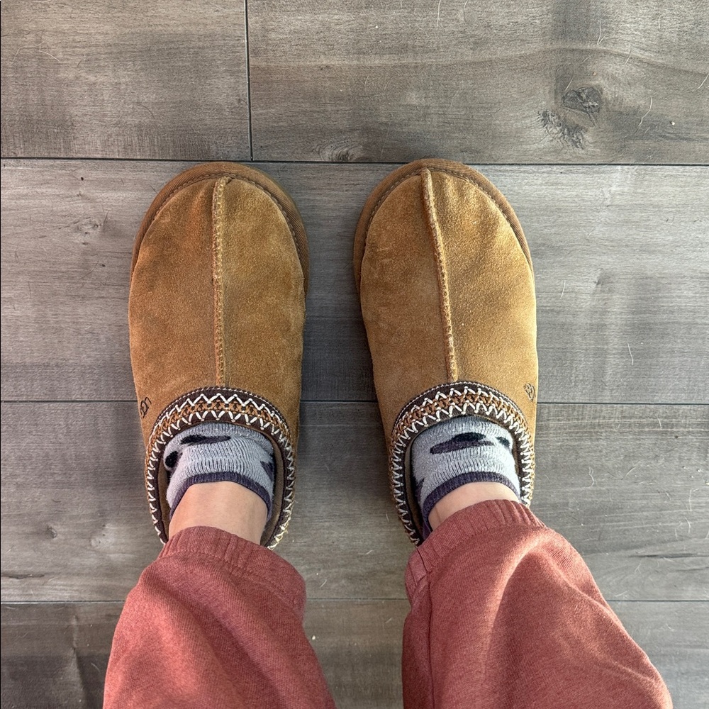 UGG Tasman Slipper - Size 8 US (Chestnut)